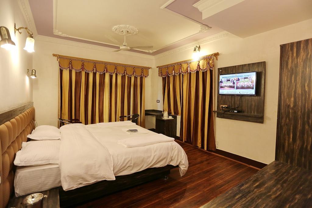 Hotel Ibni Kabeer Srīnagar 外观 照片