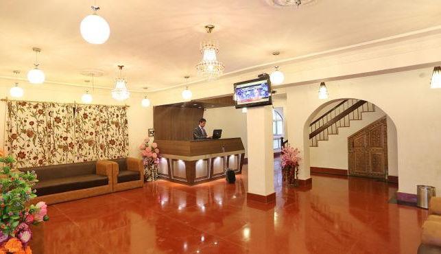 Hotel Ibni Kabeer Srīnagar 外观 照片