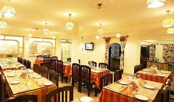 Hotel Ibni Kabeer Srīnagar 外观 照片